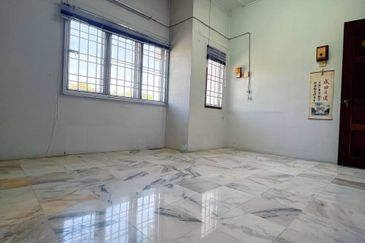 Batu Gajah Double Storey Terrace Corner House