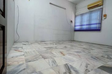 Batu Gajah Double Storey Terrace Corner House