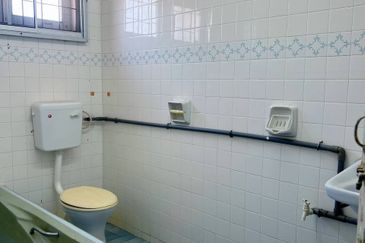 Batu Gajah Double Storey Terrace Corner House