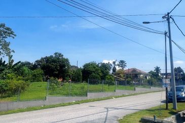 Batu Gajah Double Storey Terrace Corner House