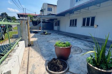 Batu Gajah Double Storey Terrace Corner House