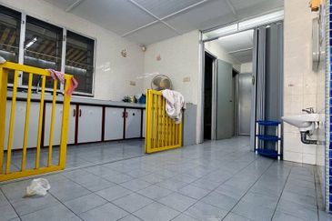 Batu Gajah Double Storey Terrace Corner House