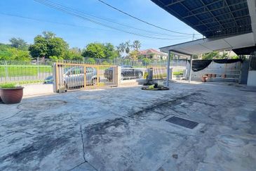 Batu Gajah Double Storey Terrace Corner House