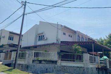 Batu Gajah Double Storey Terrace Corner House
