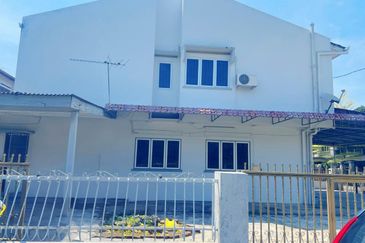 Batu Gajah Double Storey Terrace Corner House