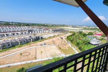 Panorama Lapangan Perdana Flat