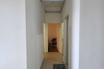 THE COVE HILLSIDE RESIDENCE