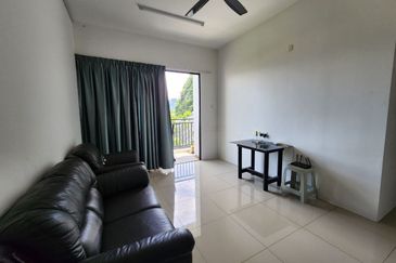 THE COVE HILLSIDE RESIDENCE