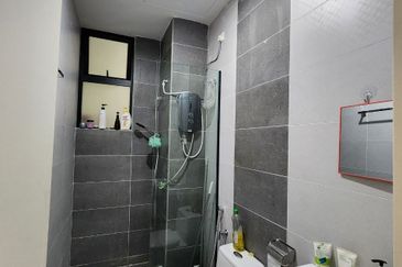 THE COVE HILLSIDE RESIDENCE