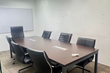 Bandar puteri Puchong 1st floor office for rent