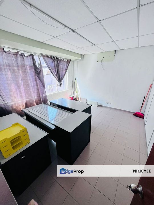 3 Storey Shop Good Location 4 Business, Johor, 