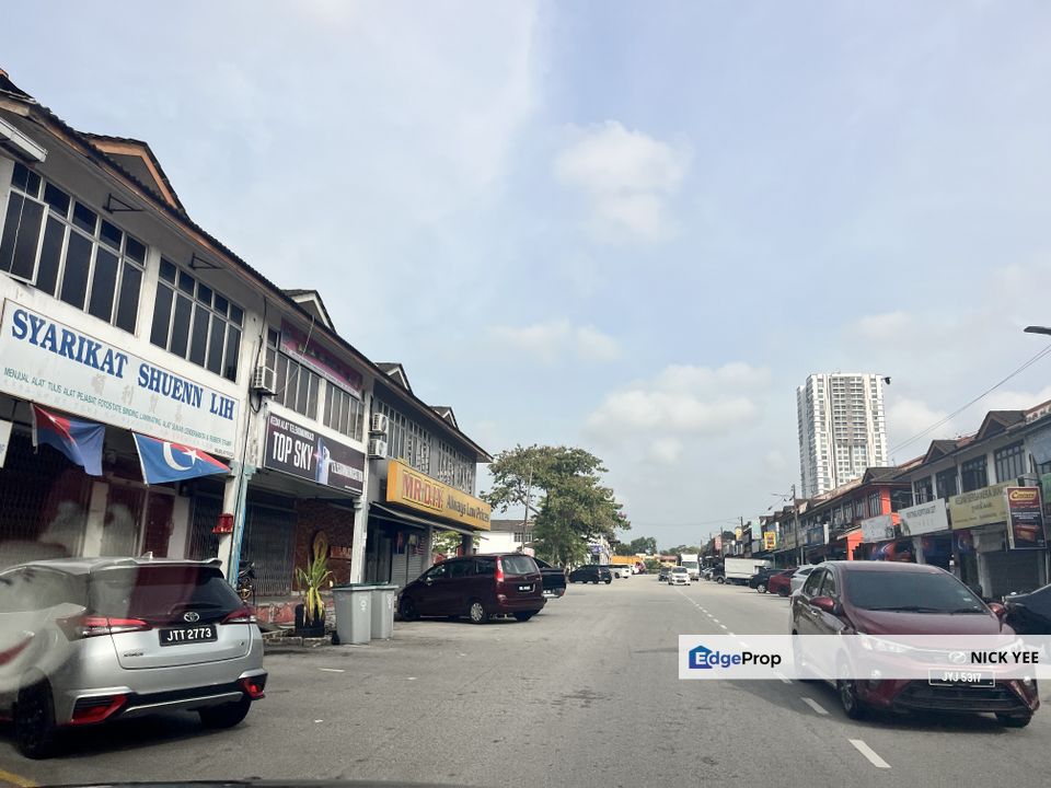 Taman Rinting End Lot Shop For Sale, Johor, Masai