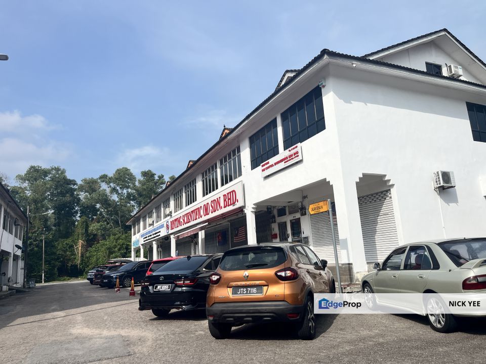 Taman Rinting End Lot Shop For Sale, Johor, Masai