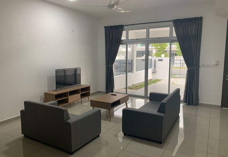 Jalan Rimbun near Horizon Hill / Bukit indah