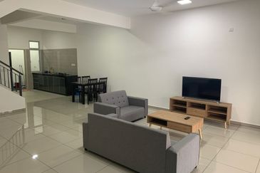 Jalan Rimbun near Horizon Hill / Bukit indah