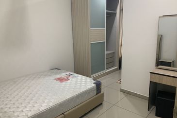 Jalan Rimbun near Horizon Hill / Bukit indah