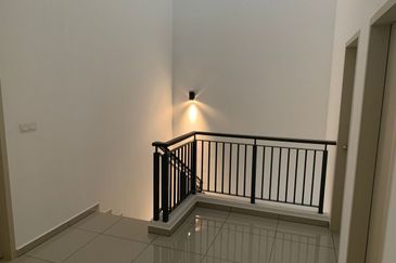 Jalan Rimbun near Horizon Hill / Bukit indah