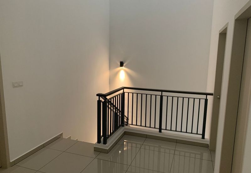 Jalan Rimbun near Horizon Hill / Bukit indah