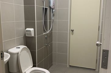 Jalan Rimbun near Horizon Hill / Bukit indah