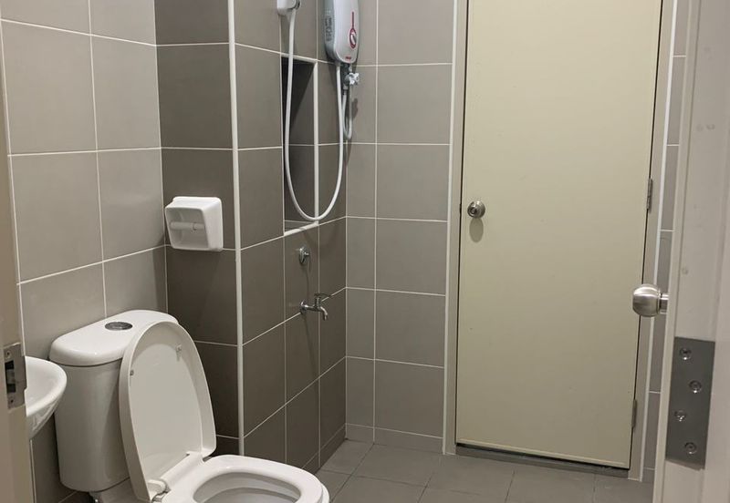 Jalan Rimbun near Horizon Hill / Bukit indah