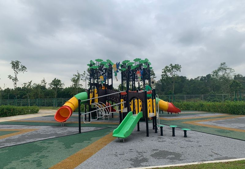 Jalan Rimbun near Horizon Hill / Bukit indah