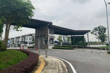 Jalan Rimbun near Horizon Hill / Bukit indah