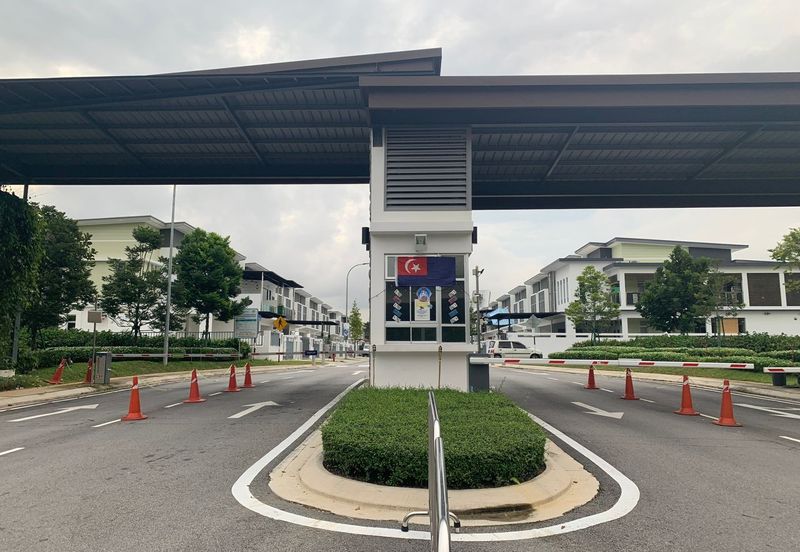 Jalan Rimbun near Horizon Hill / Bukit indah