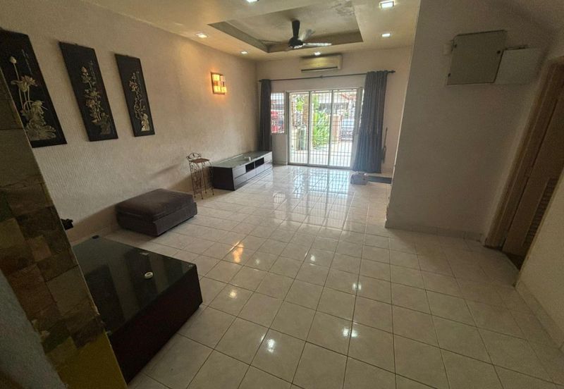 MURAH! Double Storey Terrace Bukit Subang