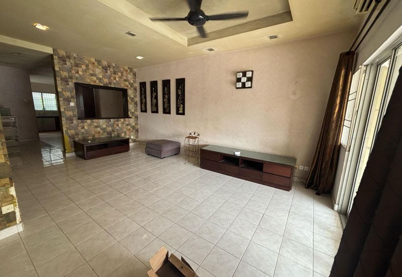 MURAH! Double Storey Terrace Bukit Subang