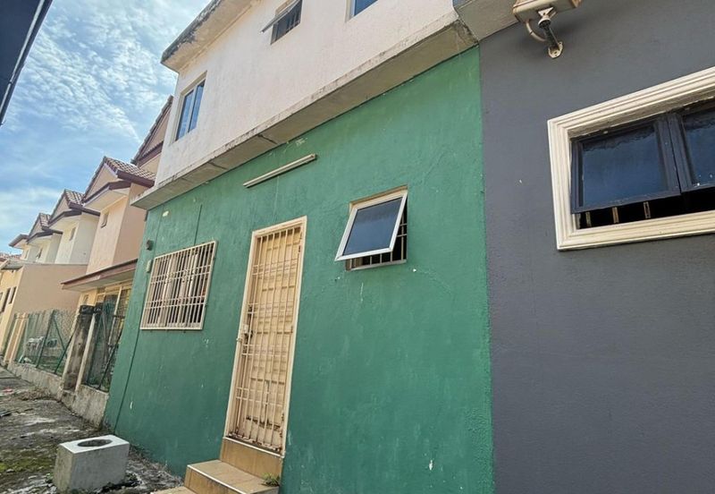 MURAH! Double Storey Terrace Bukit Subang