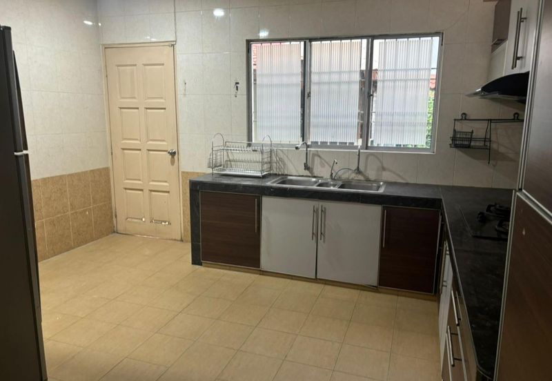 MURAH! Double Storey Terrace Bukit Subang