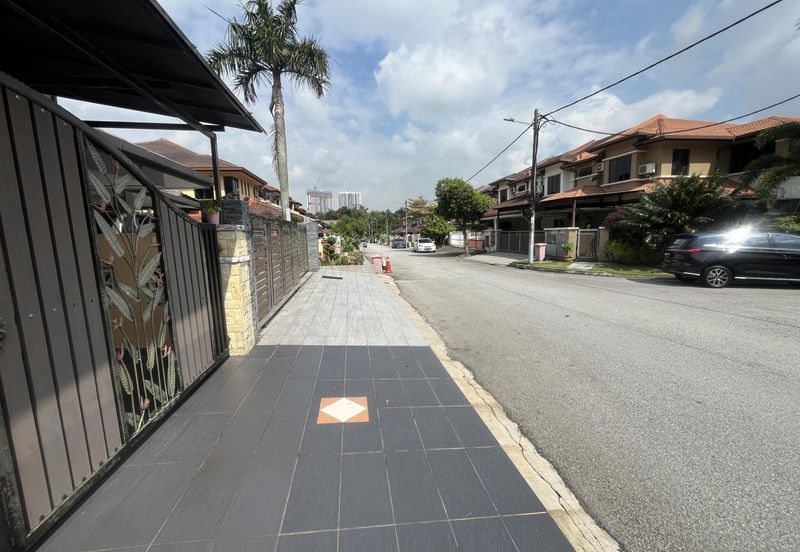 Seksyen 11, Kota Damansara