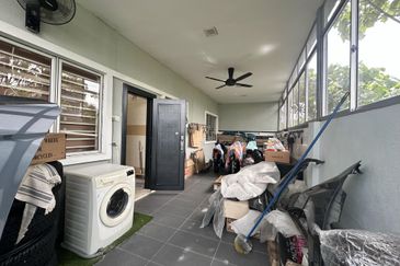 Renovated Full-Furnished 2 Storey 𝐒𝐞𝐦𝐢-𝐃 