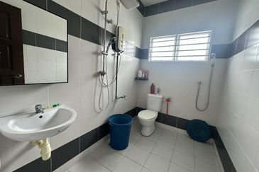 Renovated Full-Furnished 2 Storey 𝐒𝐞𝐦𝐢-𝐃 