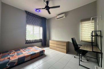 Renovated Full-Furnished 2 Storey 𝐒𝐞𝐦𝐢-𝐃 