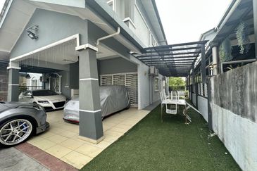 Renovated Full-Furnished 2 Storey 𝐒𝐞𝐦𝐢-𝐃 