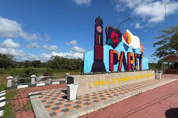 Bazaar Kambri Parit untuk Dijual