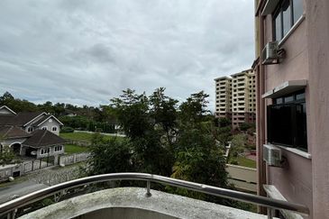 MERU VALLEY RESORT (GOLF VISTA APARTMENT