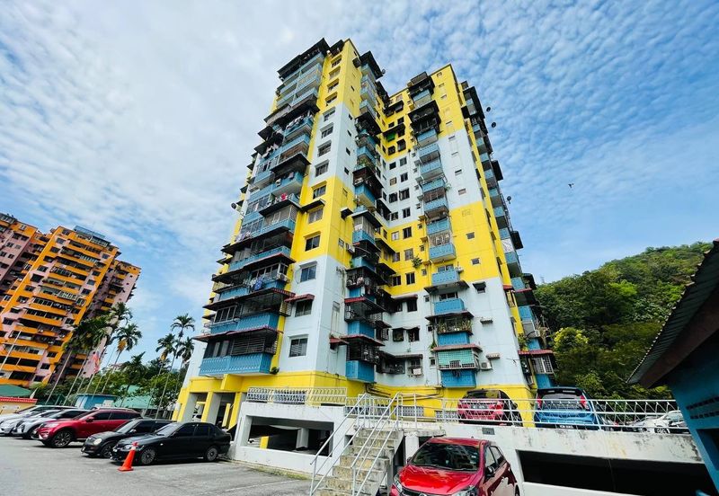 Menara Merak Kayangan