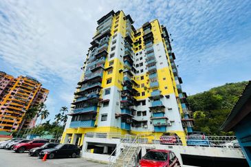 Menara Merak Kayangan