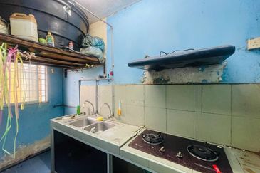 Menara Merak Kayangan