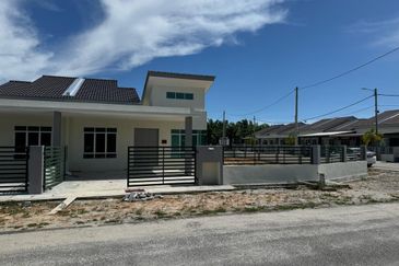 SEMI-DETACHED SINGLE STOREY HOUSE SABAK BERNAM SELANGOR ✅ NO DEPOSIT ✅BOOKING 1K  ✅ FREE LEGAL & STAMP DUTY ✅FREEHOLD ✅EXTRA LAND 