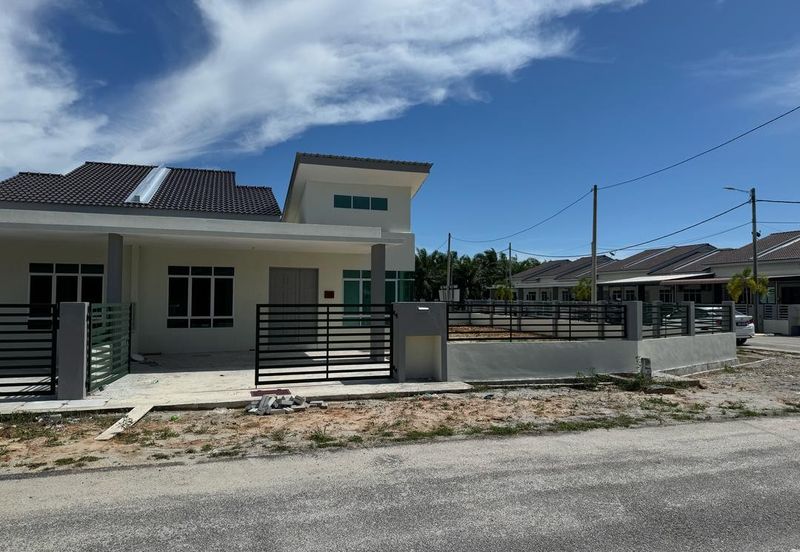 SEMI-DETACHED SINGLE STOREY HOUSE SABAK BERNAM SELANGOR ✅ NO DEPOSIT ✅BOOKING 1K  ✅ FREE LEGAL & STAMP DUTY ✅FREEHOLD ✅EXTRA LAND 