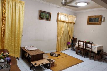 Sri Puteri (Earls Court), Ukay Perdana