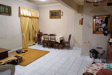 Sri Puteri (Earls Court), Ukay Perdana