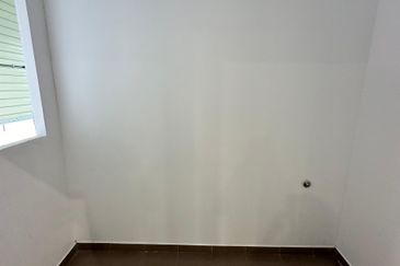 FULL LOAN BOOKING 1K FREEHOLD BALCONY SWIMMING POOL Alam Sari Condo