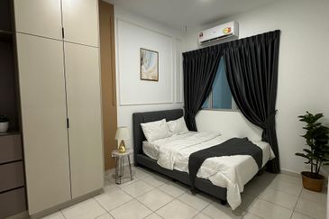 FULL LOAN BOOKING 1K FREEHOLD BALCONY SWIMMING POOL Alam Sari Condo