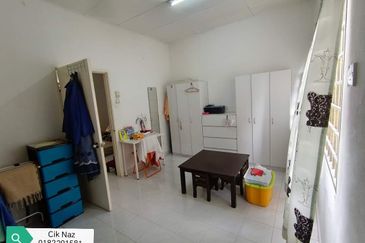 Corner Lot, 2 Storey Terrace Subang Bestari 