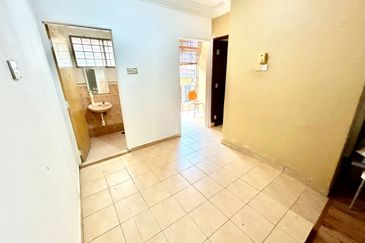 Jalan Suasana, Bandar Tun Hussein Onn