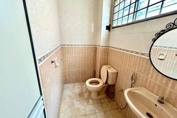 Jalan Suasana, Bandar Tun Hussein Onn